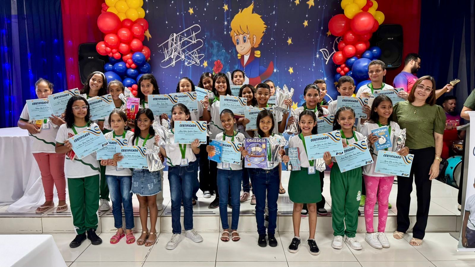 Com premiação para alunos e professores, Prefeitura de Belo Jardim realiza etapa municipal do Concurso Ler Bem, incentivando a leitura nas escolas