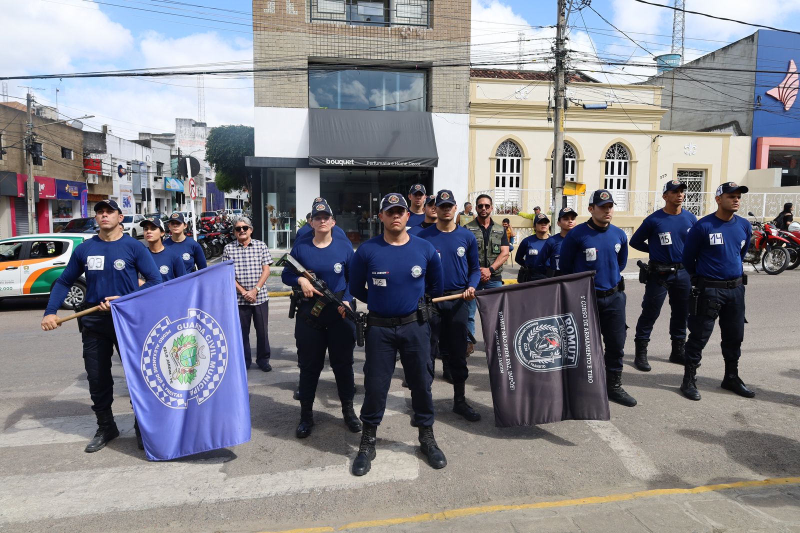 Prefeitura de Belo Jardim realiza apresentação dos guardas civis municipais após curso de formação